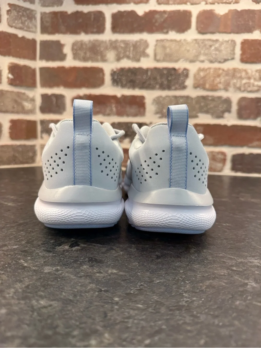 LIKE NEW Under Armour Charged Assert 9 Sneakers, Womens, Size 9